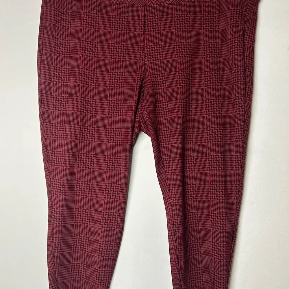 Torrid Red Leggings with Ribbed Texture and Elastic Waistband
